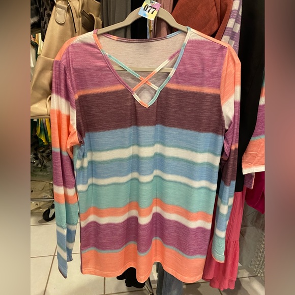 A Girl Thing Tops - $10 start 77 🆑Tie Dye V-Neck Long Sleeve Top